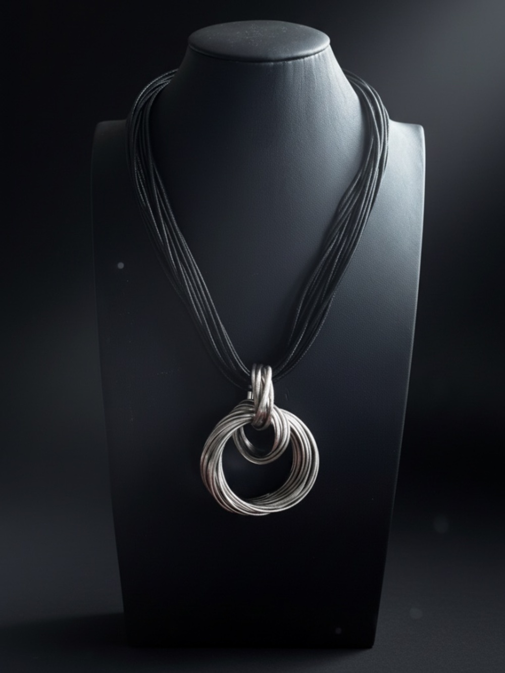 Womens Chunky Multi-Strand Black Pendant Necklace with Silver Interlocking Rings - Picture 3 of 3